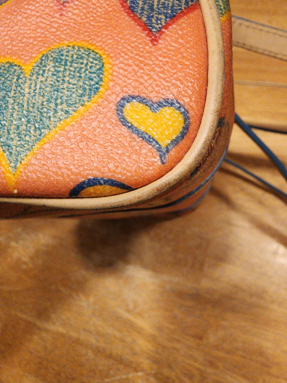 vintage Y2K Dooney & Bourke multicolor crayon hearts barrel bag - Picture 12 of 16